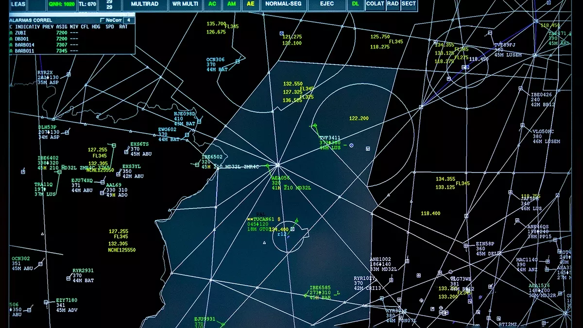 Pantalla de SACTA en Centro de Control de Enaire en Madrid. Foto: Enaire