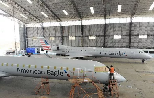 Los dos Bombardier CRJ-900 llegados al Aeropuerto de Lima en el Hangar 3001, tambin denominado Unidad Fija Adicional del Callao.