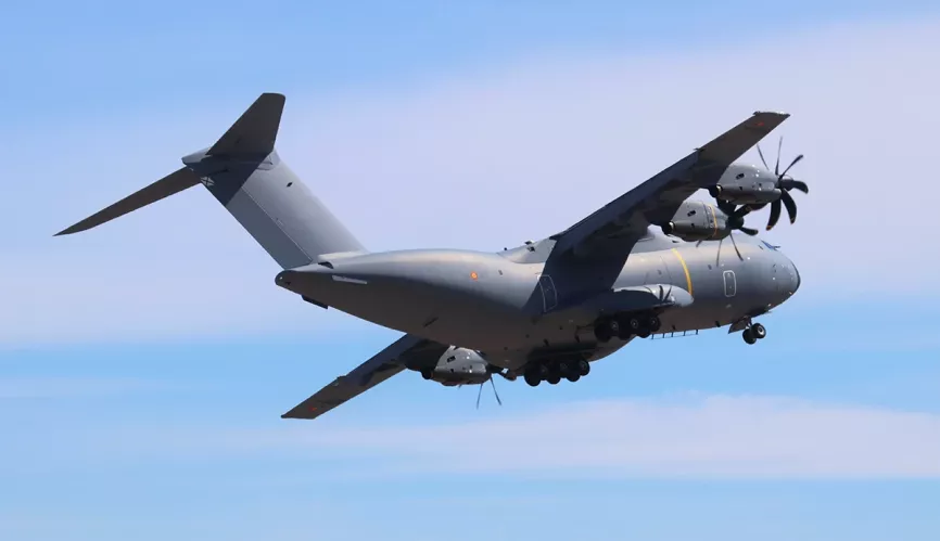 El A400M, a pesar de su tamaño, es un avión altamente maniobrable. Foto: Julio Maíz