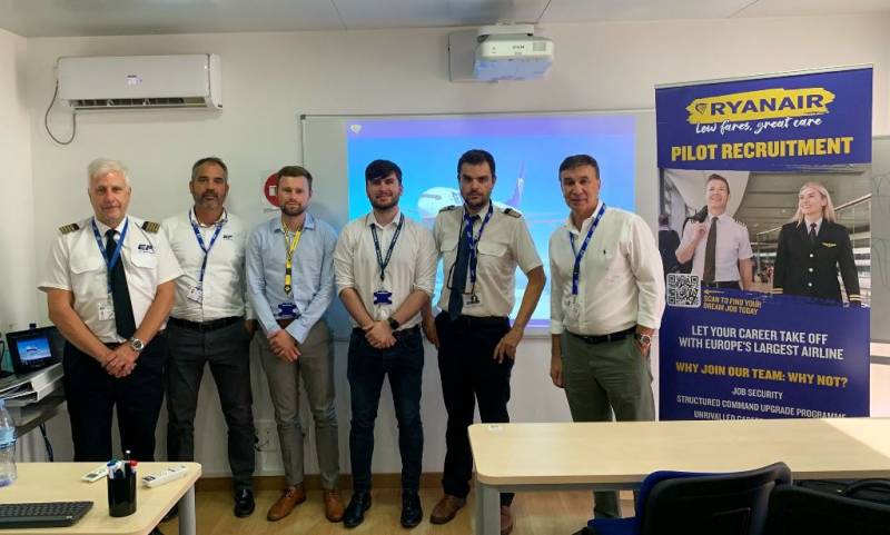 scar Dez, Luis Miano, Aaron Godfrey (Ryanair), Kevin Sumers (Ryanair), Vctor Nogales y Juan Antonio Rodrguez.
