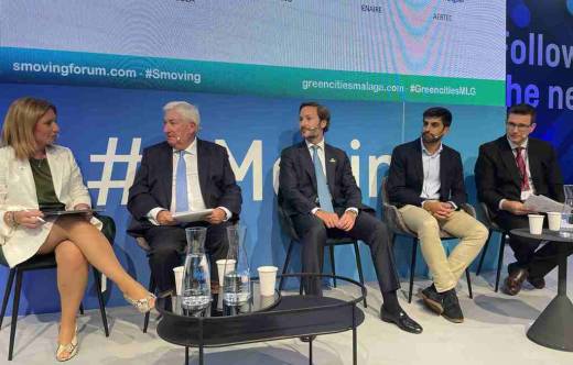 Integrantes de la mesa redonda sobre AAM en SMOVING 2023.