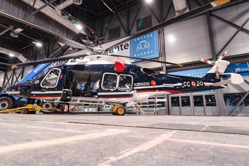Uno de los más aerodinámicos diseños de la firma Leonardo, es este AW169 del Arma di Carabinieri italiana.