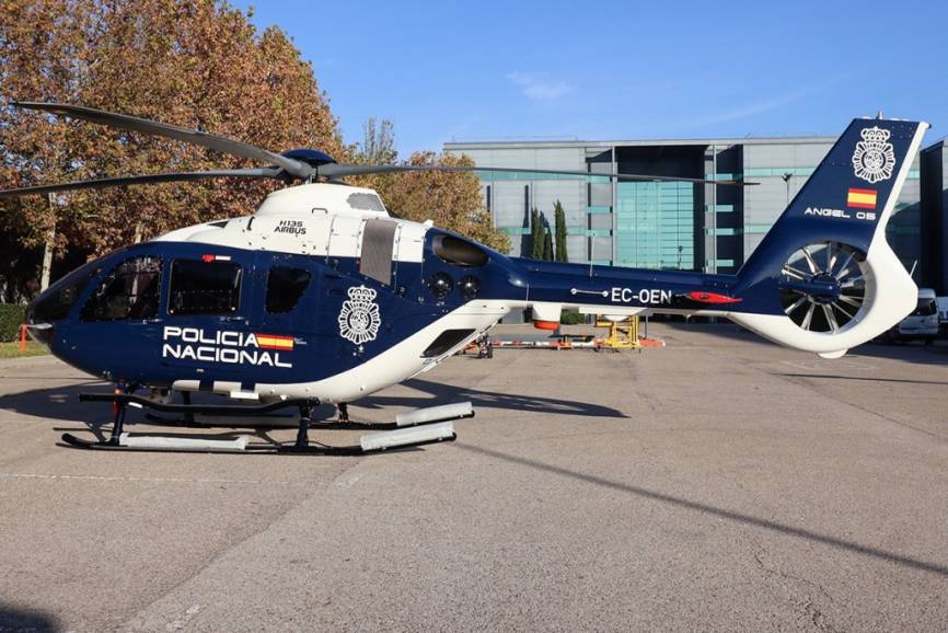 Recién entregado a la Policía Nacional española por parte de Airbus Helicopters España podemos ver este H135.