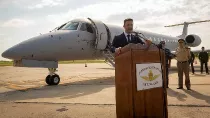 El ministro de Defensa, Luis Petri, encabez el acto de recepcin del primer birreactor de transporte regional Embraer ERJ-140LR