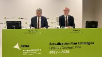 El presidente y consejero delegado, Maurici Lucena (izquierda) junto al vicepresidente ejecutivo, Javier Marn, durante la presentacin de la actualizacin de su Plan Estratgico para el periodo 2022-2026.