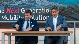 El evento de firma, titulado "The Next Generation Of Mobility Solutions", se celebr en el Museo Aeronutico de Mlaga por Carlos Poveda de Crisalion y Javier Barriga de iJet Aviation.
