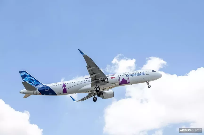 Foto del nuevo Airbus A321XLR que acaba de recibir la certificación EASA. Airbus A321XLR en vuelo.
