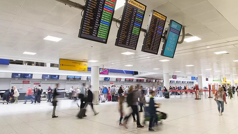 Interior de un edificio del aeropuerto de Glasgow. Foto: Ferrovial