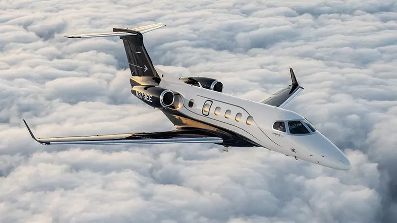 Embraer Stream Phenom 300.