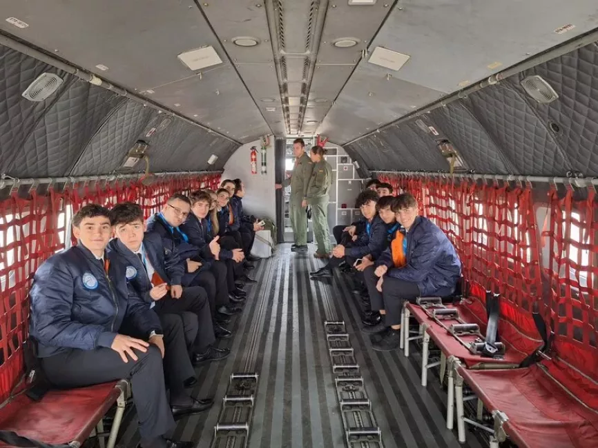 Avión militar español CASA. Foto: Adeventia