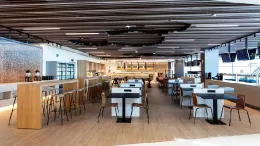 Terraza de la nueva Sala VIP en la T1 del aeropuerto Madrid-Barajas. Foto: Aena