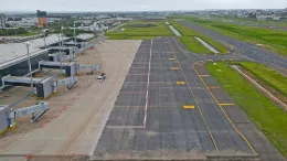 Pista restaurada del aeropuerto de Porto Alegre. 