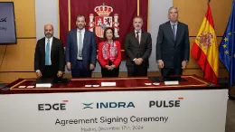 Imagen de autoridades, en el Ministerio de Defensa espaol, tras el acuerdo de Indra y Edge Group para crear Pulse. Foto: Indra