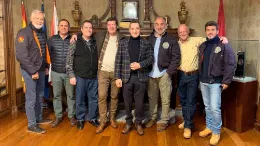 Foto de grupo de los pilotos egresados de Adventia que han participado en la reunin con el rector de la Universidad de Salamanca. Foto: Adventia