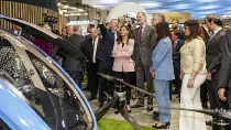 Durante el recorrido inaugural, los Reyes visitaron los pabellones del recinto ferial. Foto: FITUR