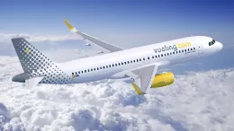 Aeronave de Vueling sobre las nubes. Foto: Vueling