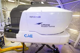Exterior del nuevo simulador de Boeing 787-9 modelo  CAE 7000XR Full Flight Simulator (FFS) de Lufthansa Aviation Training. Foto: Austrian Airlines / DBS