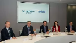  Acto de firma del acuerdo de Indra con Redeia.