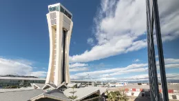 Torre del Aeropuerto Mlaga-Costa del Sol gestionada por controladores areos de ENAIRE.