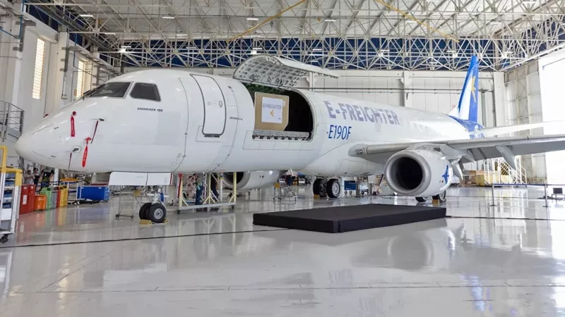 Embraer E190F.