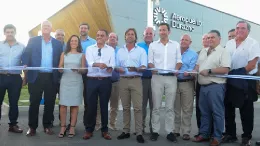 Foto de la inauguracin en Uruguay del nuevo Aeropuerto Internacional de Durazno.
