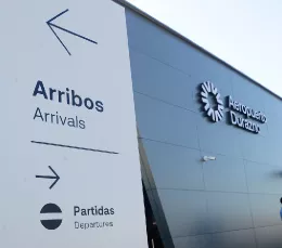 Foto de la inauguracin en Uruguay del nuevo Aeropuerto Internacional de Durazno.