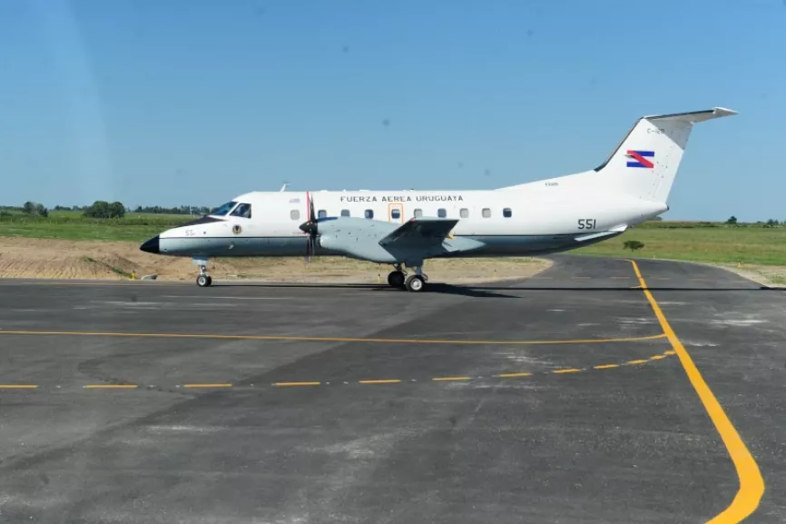 Foto de la inauguración en Uruguay del nuevo Aeropuerto Internacional de Durazno.