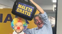 Imagen del presidente de Ryanair junto a un recorte del ministro Pablo Bustinduy caracterizado como un payaso. Foto: Ryanair