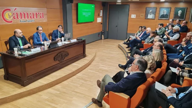 Desayuno informativo celebrado en la Cmara de Comercio de Gran Canaria, donde Binter present sus planes de expansin y balance de resultados.