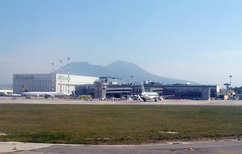 Terminal desde el lado aire.