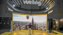 Stand interactivo de Vueling, denominado "El Corazn de Vueling" ubicado en el 4YFN del MWC25. Foto: Vueling