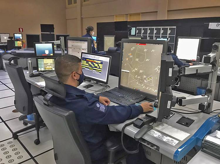 Brasil moderniza su sistema de control de tránsito aéreo