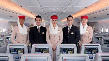 Tripulación de cabina de la aerolínea Emirates.